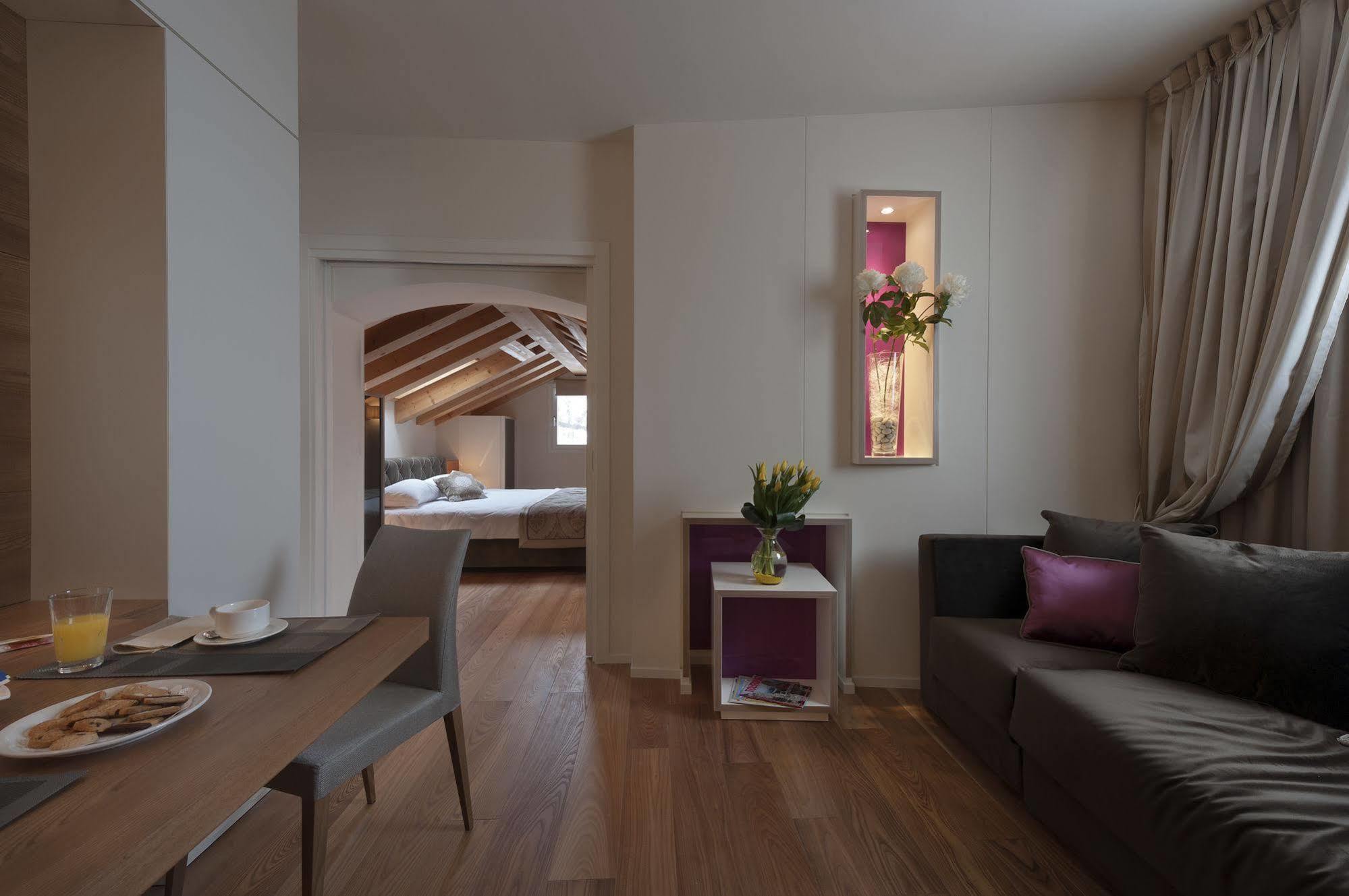 Villa Del Poggio Prosecco Bike Hotel San Pietro Di Feletto エクステリア 写真