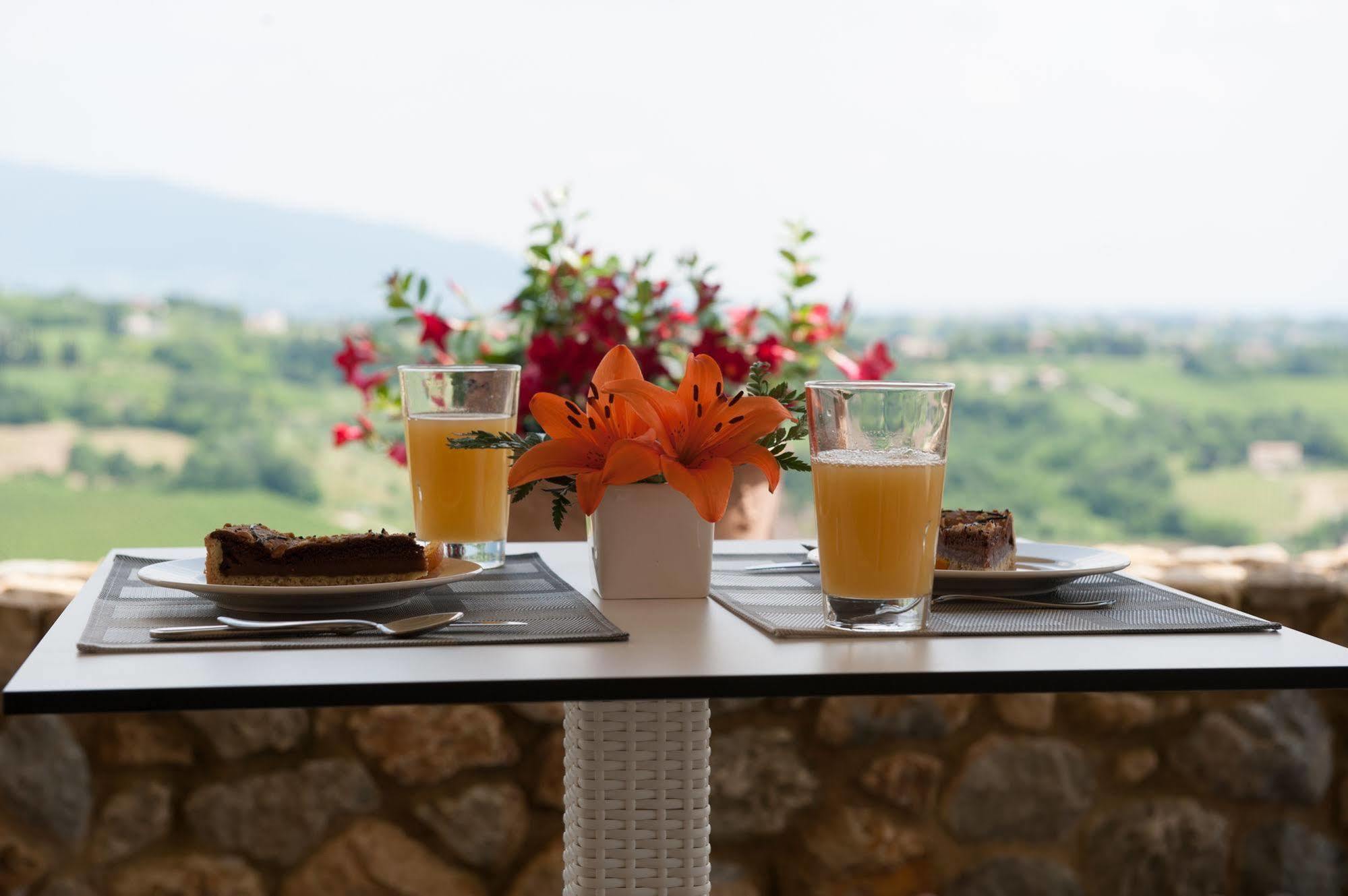 Villa Del Poggio Prosecco Bike Hotel San Pietro Di Feletto エクステリア 写真